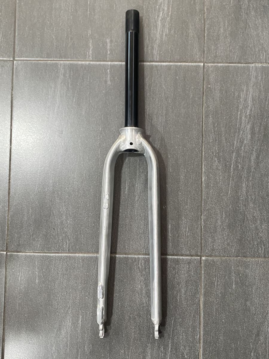 Càng Nhôm Bánh 700c - Trắng (Chiếc)
